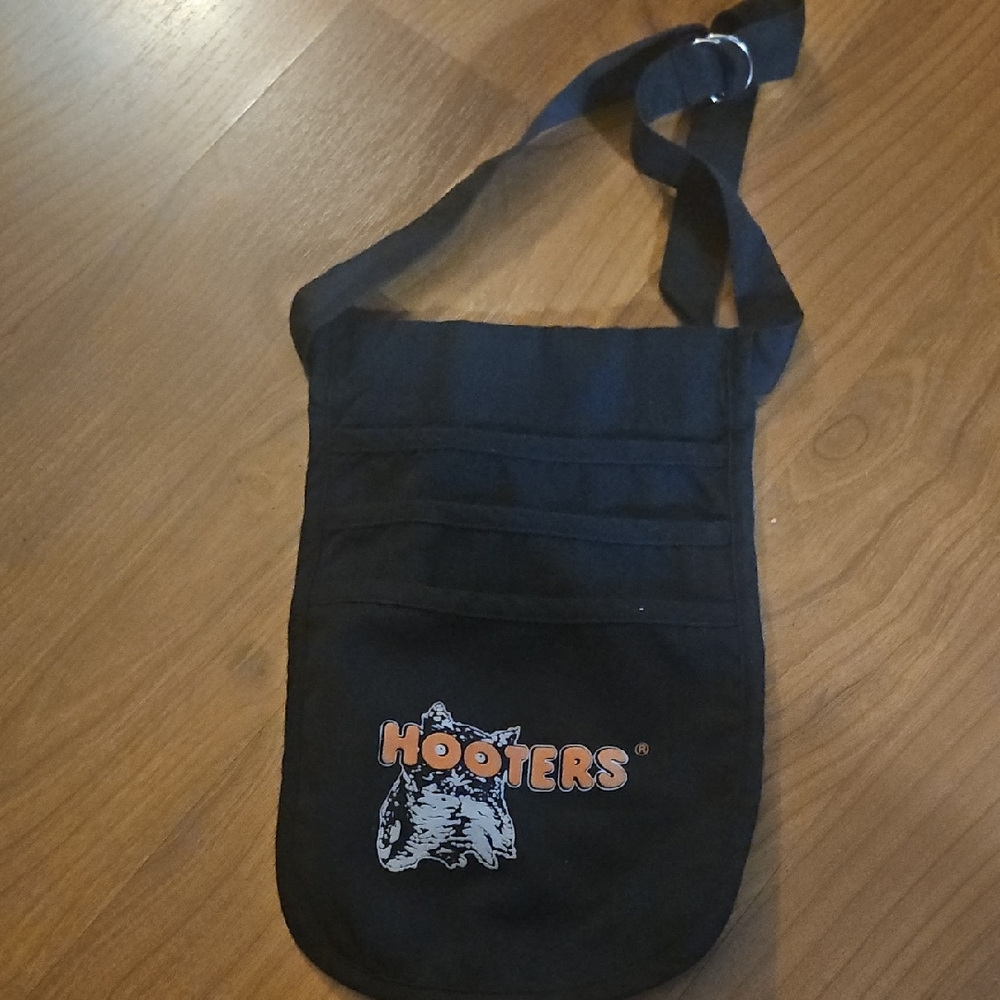 Hooters Black money pouch